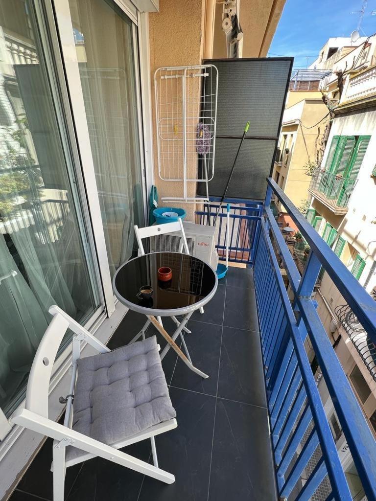 Sunny Flat In Sitges 30 Seconds To Beach, Balcony & Sea Views! Exterior photo