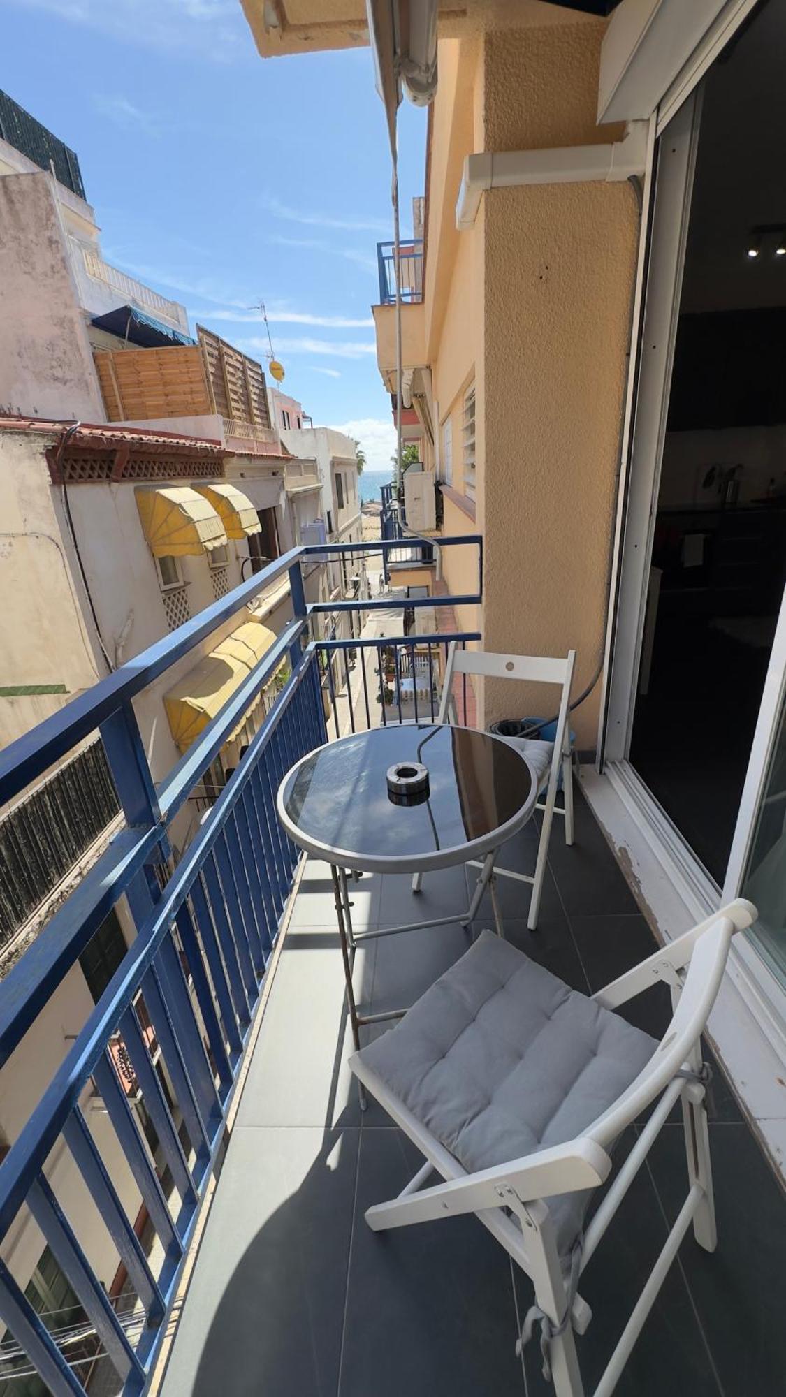 Sunny Flat In Sitges 30 Seconds To Beach, Balcony & Sea Views! Exterior photo