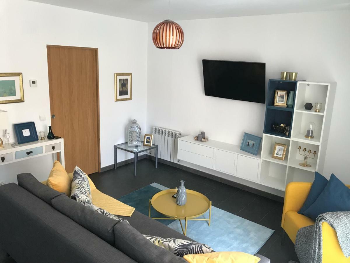 Sunny Flat In Sitges 30 Seconds To Beach, Balcony & Sea Views! Exterior photo